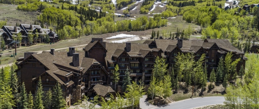 Modern Mountain Roofing Design to Enhance Architectural Style